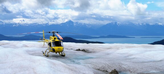 Helikopter auf dem Gletscher