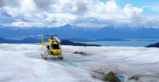 Helikopter auf dem Gletscher