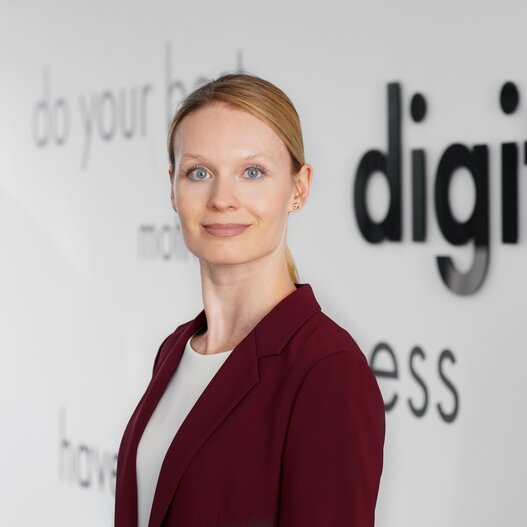 Portraitbild von Celina Hiller, Head of Marketing und Business Development, novaCapta