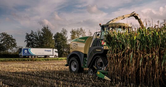 Produkte / Nutzfahrzeuge von Krone, hier Häcksler und Auflieger 