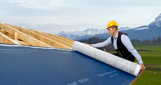 Verlegung von Majcoat durch Dachdecker