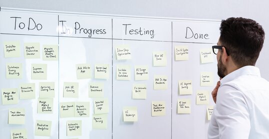 Headerbild zu Projektmanagement standardisieren und optimieren